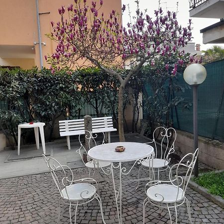 Апартаменты Casa Magnolia, Tranquilla E Centrale Никелино Экстерьер фото