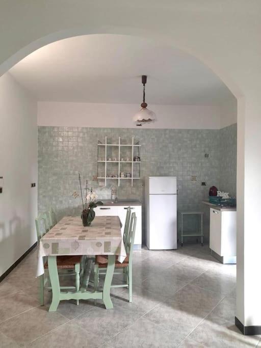 Апартаменты Casa Magnolia, Tranquilla E Centrale Никелино Экстерьер фото